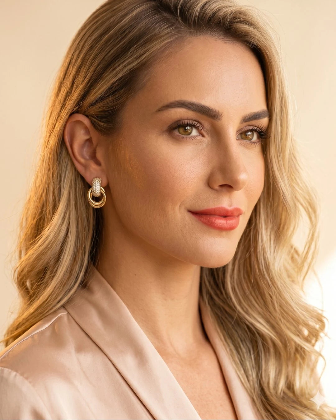 Brinco Argola com Zircônia Brilhante Banhado a Ouro 18k - SAYE Joias