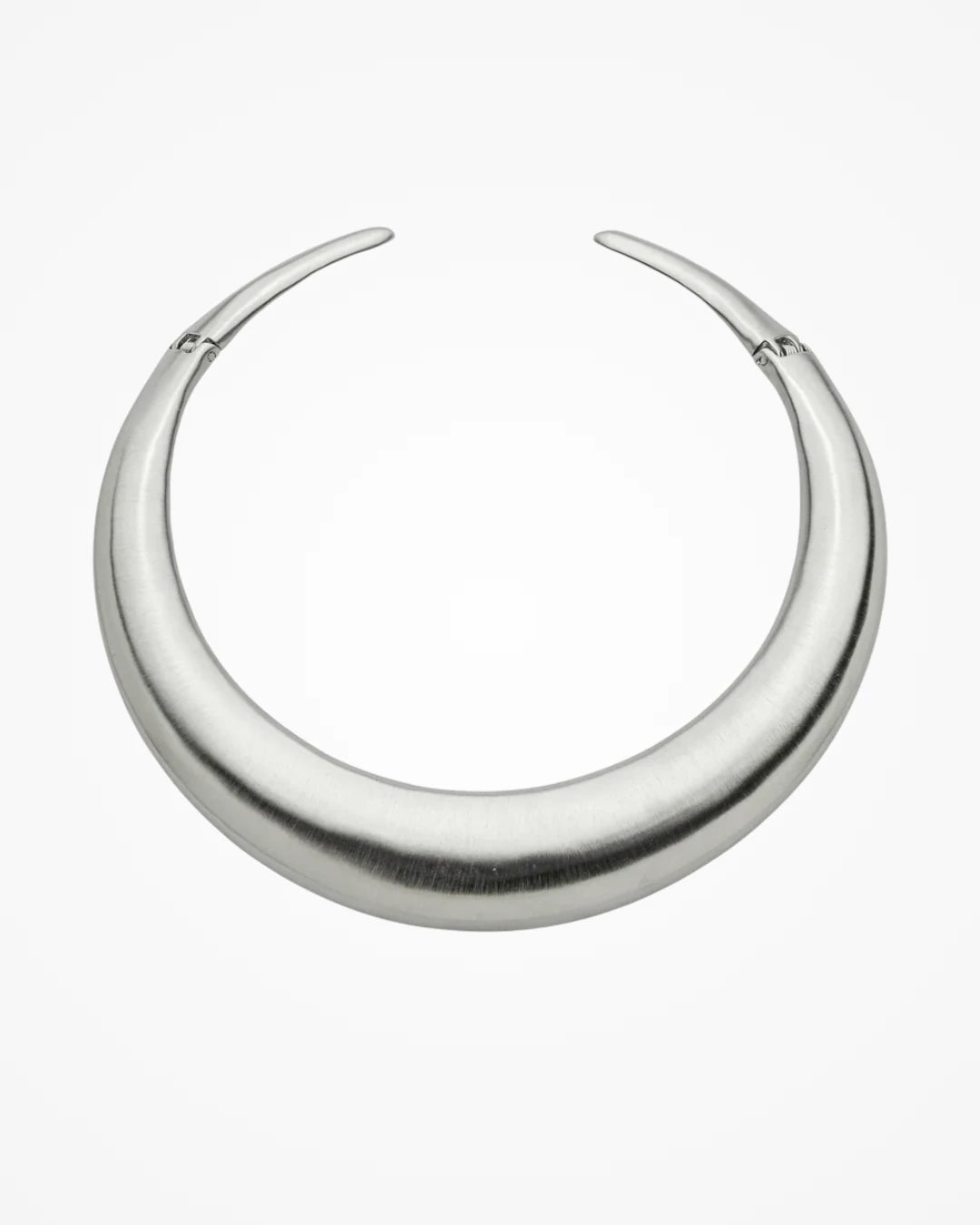 Colar Aro Rígido Prateado Lua Acetinado | Banho em Ródio Branco - SAYE Joias