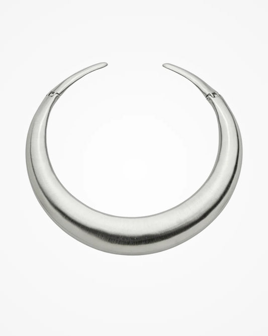 Colar Aro Rígido Prateado Lua Acetinado | Banho em Ródio Branco - SAYE Joias