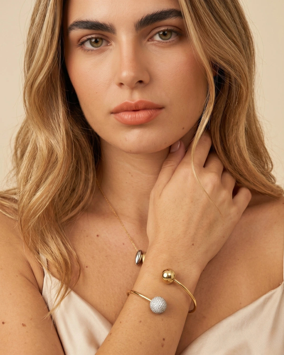 Bracelete Cravejado Zircônia Ouro 18k com Detalhe Ródio | Banho Duplo - SAYE Joias